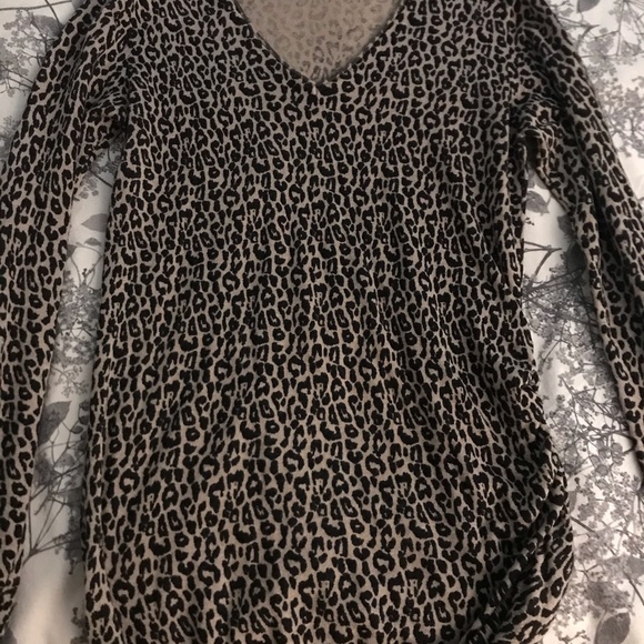 Long sleeves Leopard Print Stretchy shirt - Picture 2 of 3